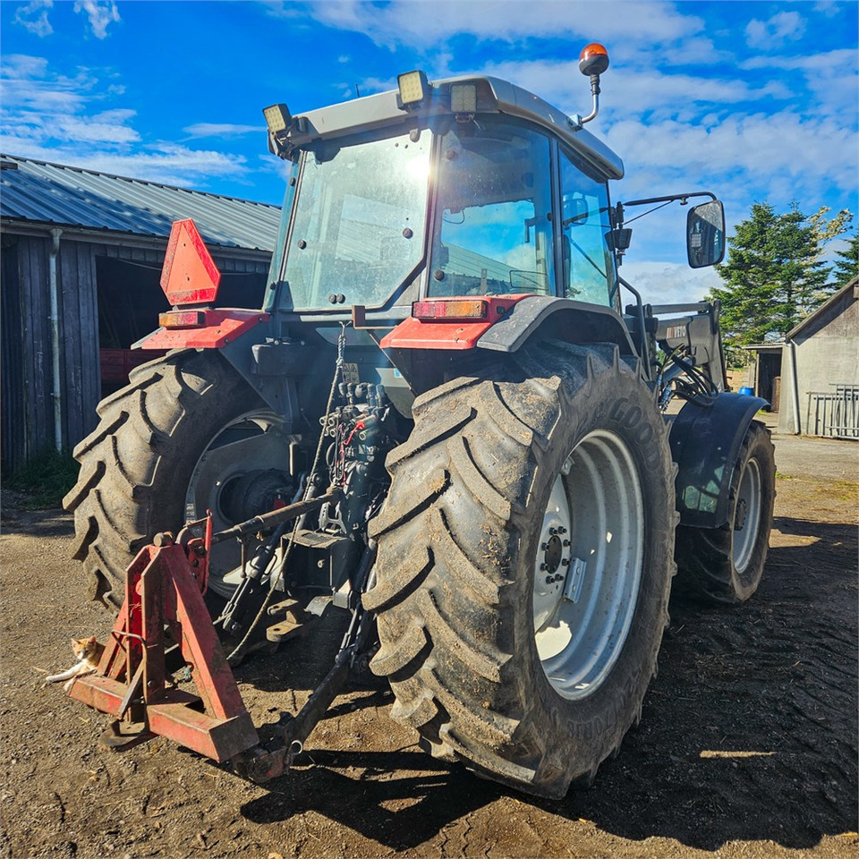 Massey Ferguson 4270 - Traktor: slika Massey Ferguson 4270 - Traktor Massey Ferguson 4270 - Traktor: slika Massey Ferguson 4270 - Traktor