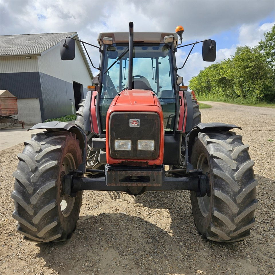 Massey Ferguson 4270 - Traktor: slika Massey Ferguson 4270 - Traktor Massey Ferguson 4270 - Traktor: slika Massey Ferguson 4270 - Traktor