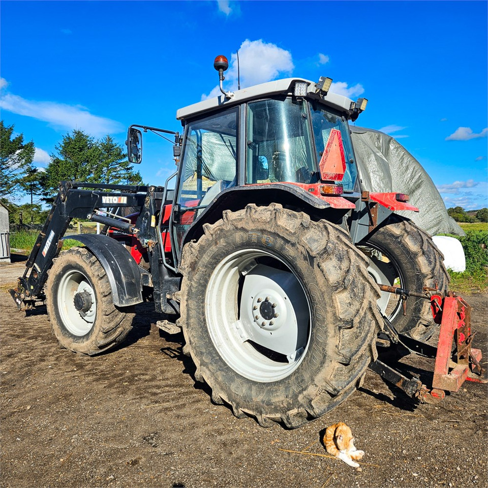 Massey Ferguson 4270 - Traktor: slika Massey Ferguson 4270 - Traktor Massey Ferguson 4270 - Traktor: slika Massey Ferguson 4270 - Traktor