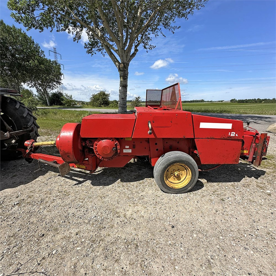 Massey Ferguson MF128 - Oprema za prevrtanje sijena: slika Massey Ferguson MF128 - Oprema za prevrtanje sijena Massey Ferguson MF128 - Oprema za prevrtanje sijena: slika Massey Ferguson MF128 - Oprema za prevrtanje sijena