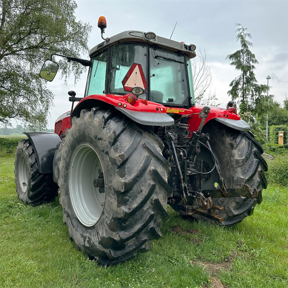 Massey Ferguson MF8460 Dyna-VT - Traktor: slika Massey Ferguson MF8460 Dyna-VT - Traktor Massey Ferguson MF8460 Dyna-VT - Traktor: slika Massey Ferguson MF8460 Dyna-VT - Traktor