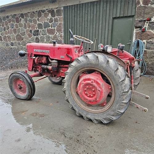 McCORMICK D-324 Standard - Traktor: slika McCORMICK D-324 Standard - Traktor McCORMICK D-324 Standard - Traktor: slika McCORMICK D-324 Standard - Traktor