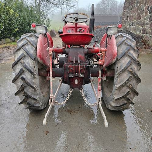 McCORMICK D-324 Standard - Traktor: slika McCORMICK D-324 Standard - Traktor McCORMICK D-324 Standard - Traktor: slika McCORMICK D-324 Standard - Traktor