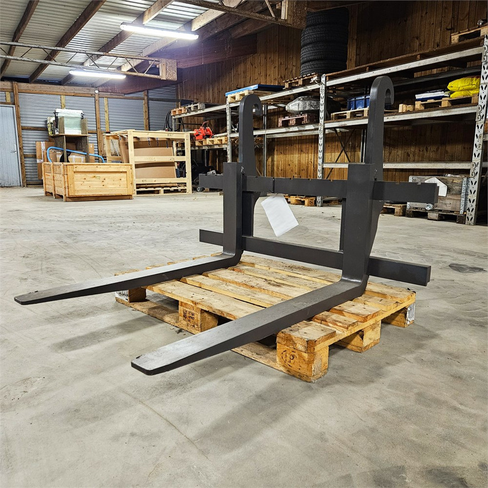 Mecalac 2.500 kg - Vilice: slika Mecalac 2.500 kg - Vilice Mecalac 2.500 kg - Vilice: slika Mecalac 2.500 kg - Vilice