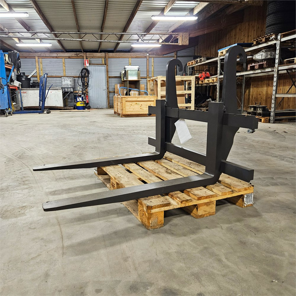 Mecalac 2.500 kg - Vilice: slika Mecalac 2.500 kg - Vilice Mecalac 2.500 kg - Vilice: slika Mecalac 2.500 kg - Vilice