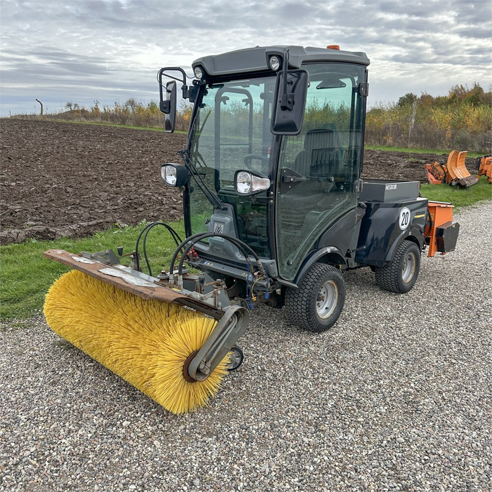 Kärcher MIC 34C Professioal - Namjenska/ Posebna vozila: slika Kärcher MIC 34C Professioal - Namjenska/ Posebna vozila Kärcher MIC 34C Professioal - Namjenska/ Posebna vozila: slika Kärcher MIC 34C Professioal - Namjenska/ Posebna vozila