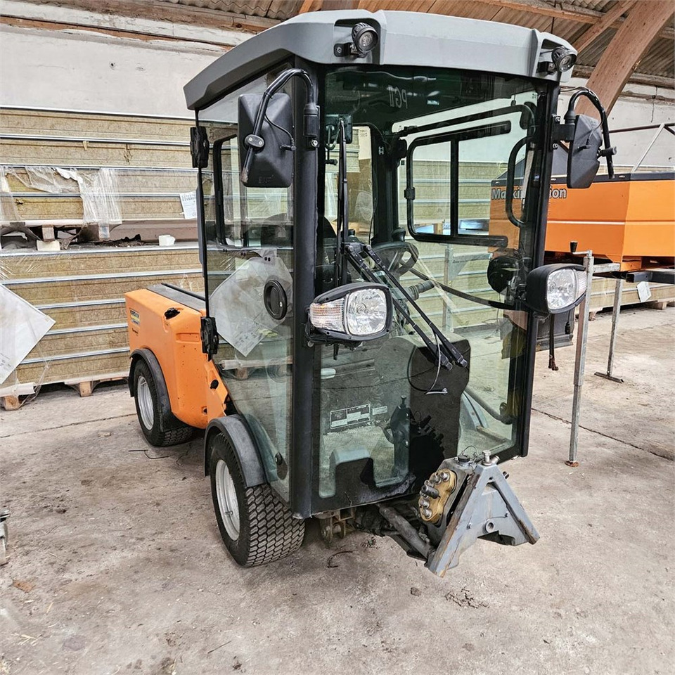 Kärcher PF-C MIC42 - Namjenska/ Posebna vozila: slika Kärcher PF-C MIC42 - Namjenska/ Posebna vozila Kärcher PF-C MIC42 - Namjenska/ Posebna vozila: slika Kärcher PF-C MIC42 - Namjenska/ Posebna vozila