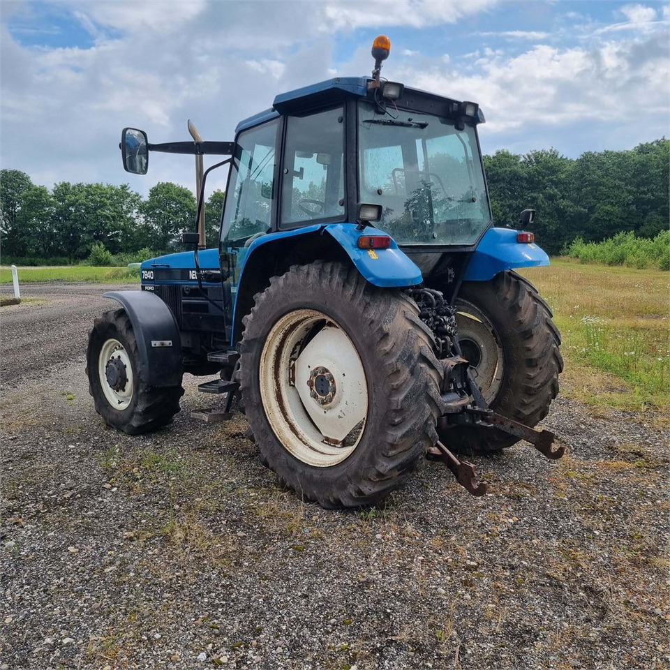 New Holland 7840 - Traktor: slika New Holland 7840 - Traktor New Holland 7840 - Traktor: slika New Holland 7840 - Traktor