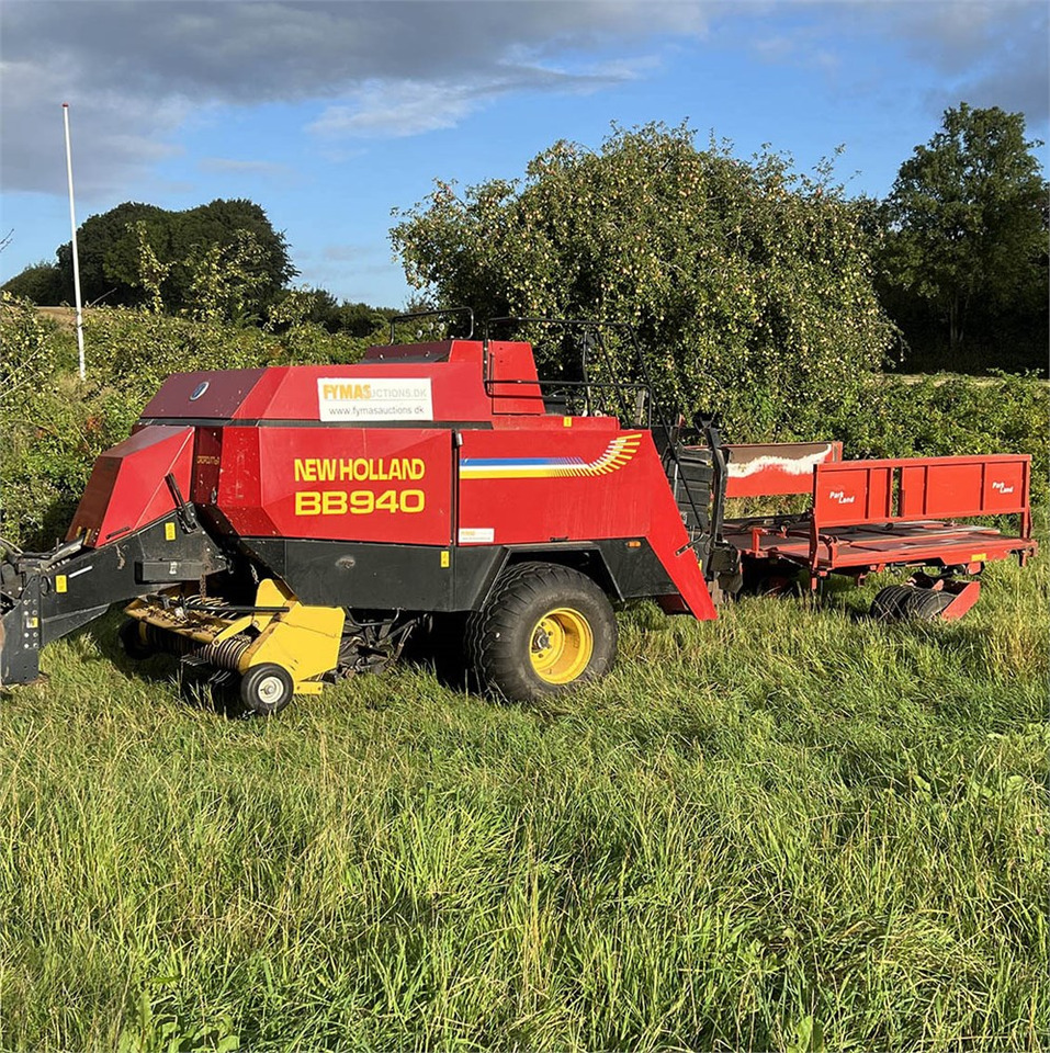 New Holland BB940R - Oprema za prevrtanje sijena: slika New Holland BB940R - Oprema za prevrtanje sijena New Holland BB940R - Oprema za prevrtanje sijena: slika New Holland BB940R - Oprema za prevrtanje sijena