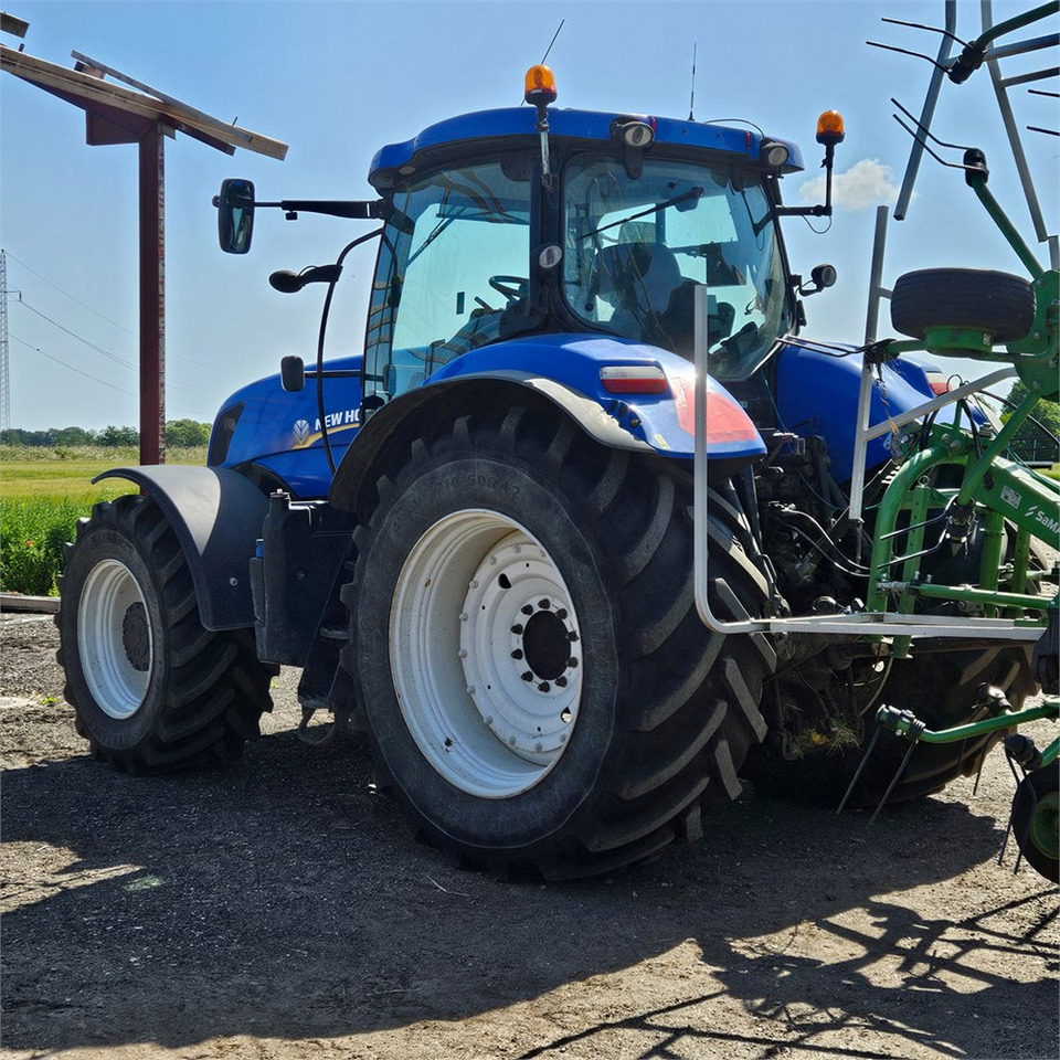 New Holland T7.235 Power Command - Traktor: slika New Holland T7.235 Power Command - Traktor New Holland T7.235 Power Command - Traktor: slika New Holland T7.235 Power Command - Traktor