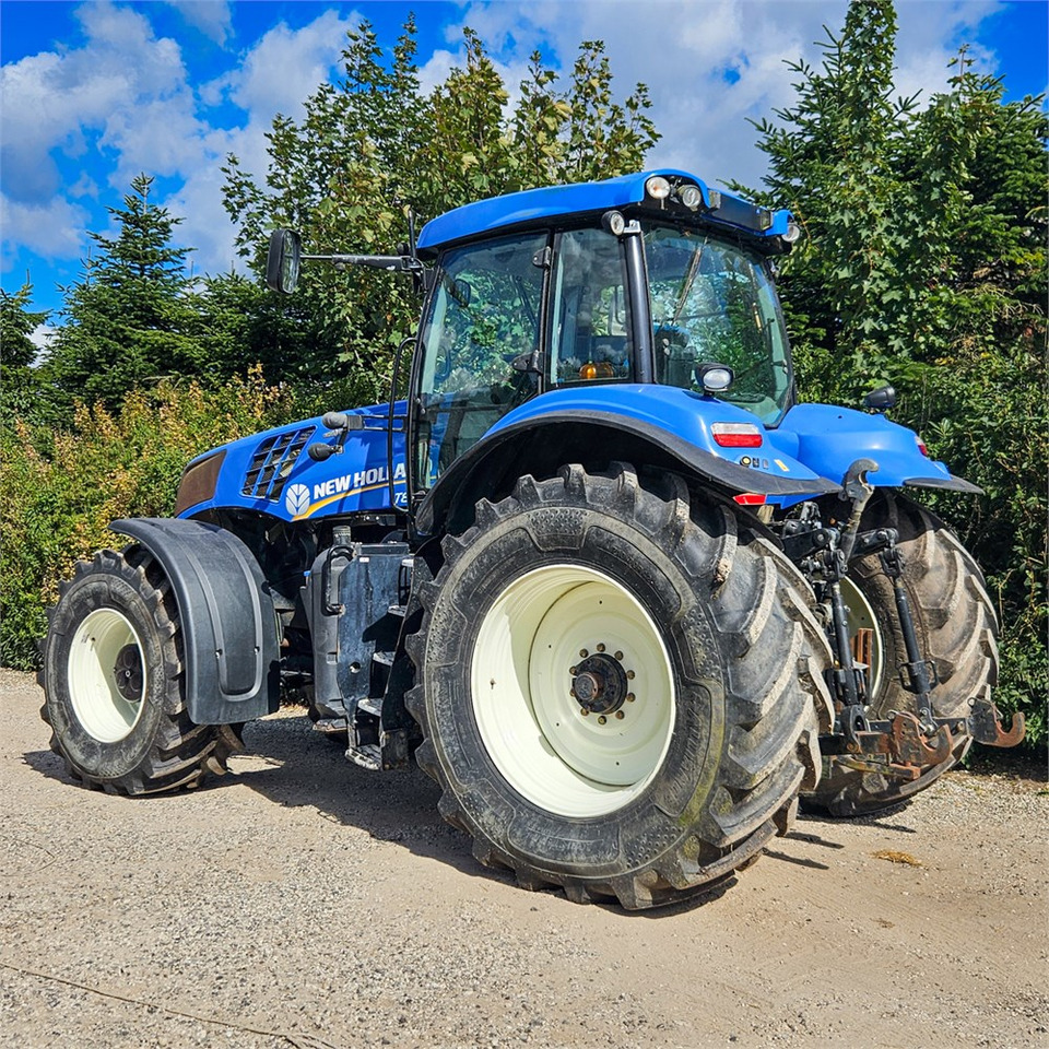 New Holland T8.390 - Traktor: slika New Holland T8.390 - Traktor New Holland T8.390 - Traktor: slika New Holland T8.390 - Traktor