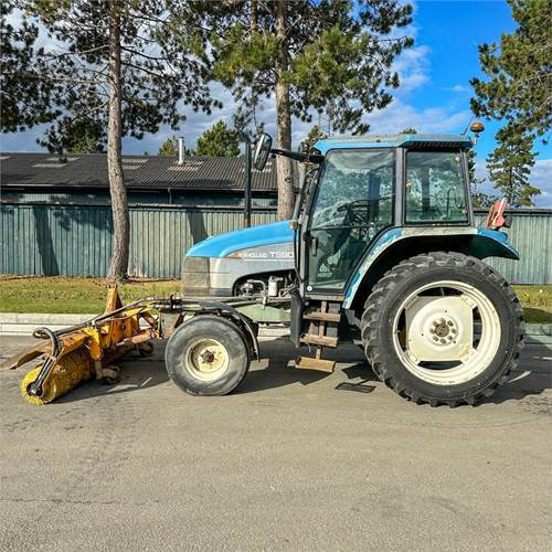 New Holland TS90 - Traktor: slika New Holland TS90 - Traktor New Holland TS90 - Traktor: slika New Holland TS90 - Traktor