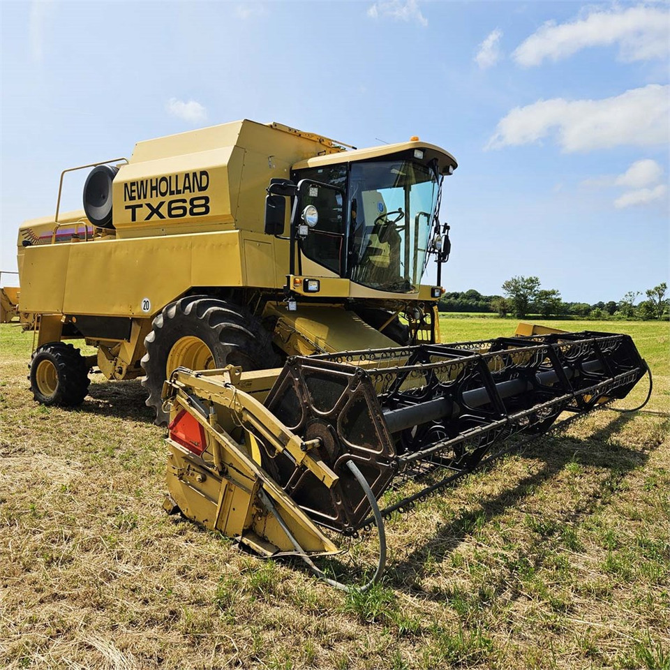 New Holland TX68 - Kombajn: slika New Holland TX68 - Kombajn New Holland TX68 - Kombajn: slika New Holland TX68 - Kombajn