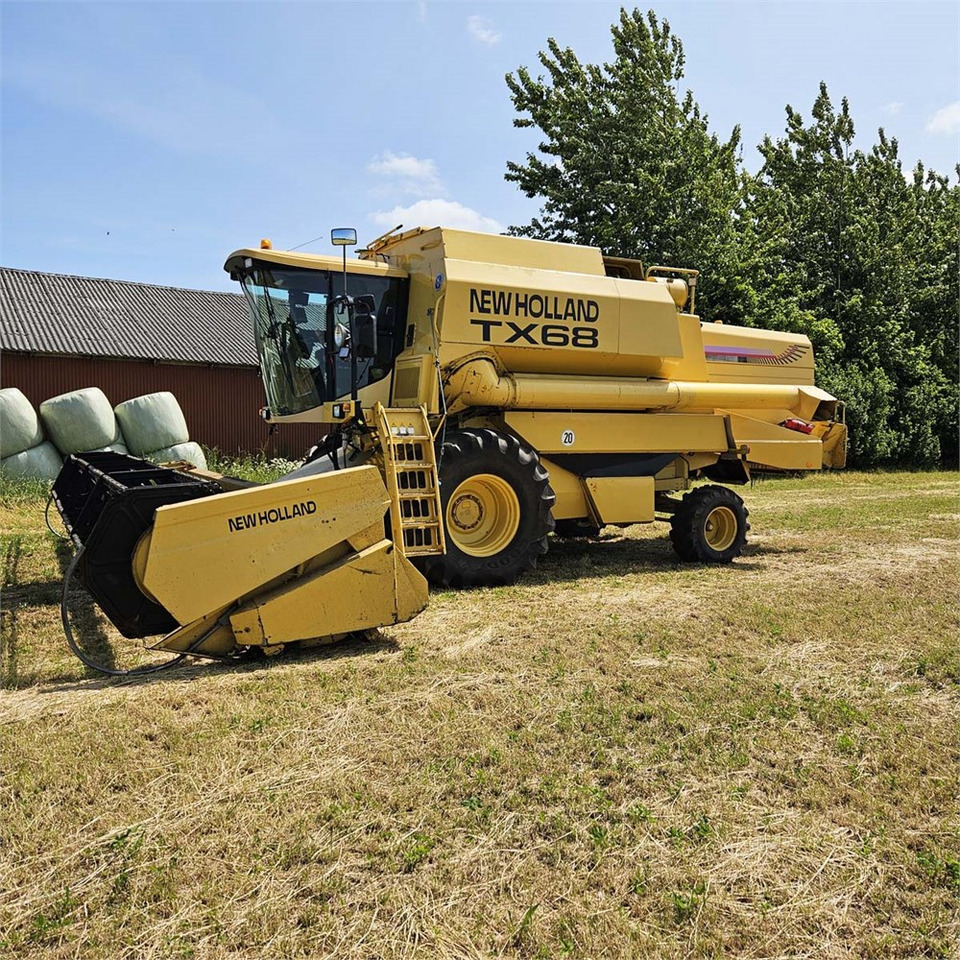 New Holland TX68 - Kombajn: slika New Holland TX68 - Kombajn New Holland TX68 - Kombajn: slika New Holland TX68 - Kombajn