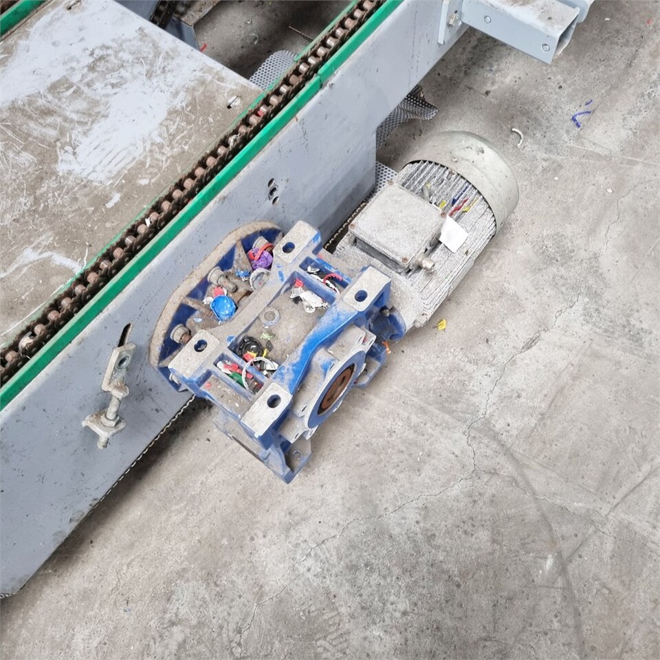 Q-System 6,8m - Transporter: slika Q-System 6,8m - Transporter Q-System 6,8m - Transporter: slika Q-System 6,8m - Transporter