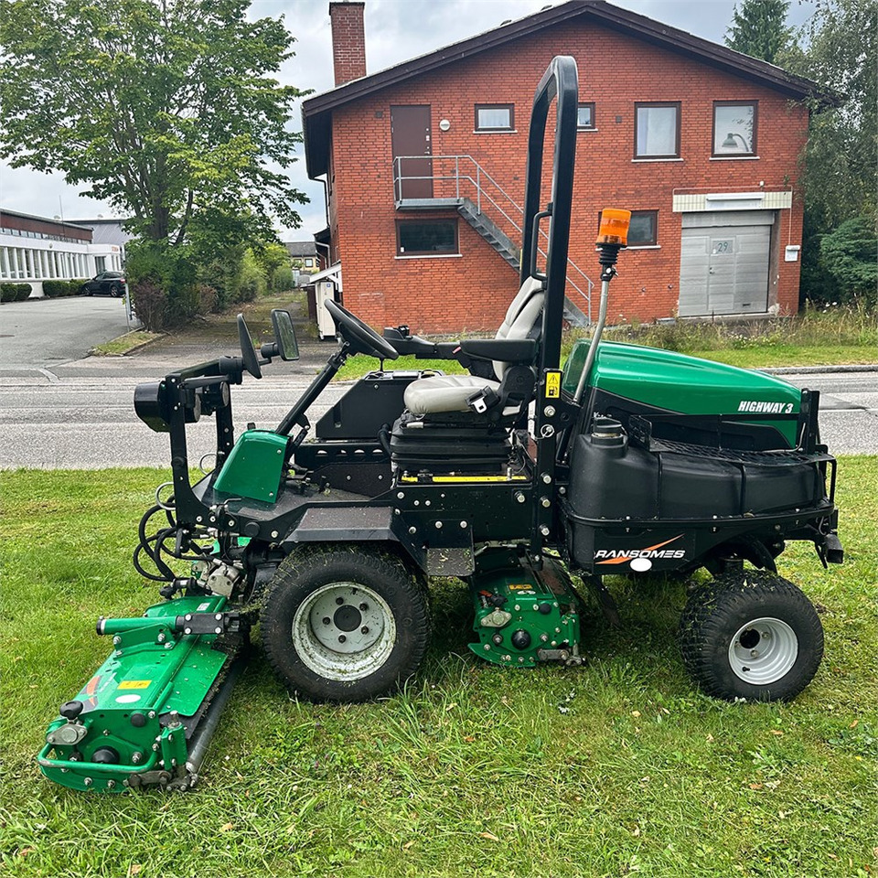 Ransomes Highway 3 4WD - Vrtna kosilica: slika Ransomes Highway 3 4WD - Vrtna kosilica Ransomes Highway 3 4WD - Vrtna kosilica: slika Ransomes Highway 3 4WD - Vrtna kosilica