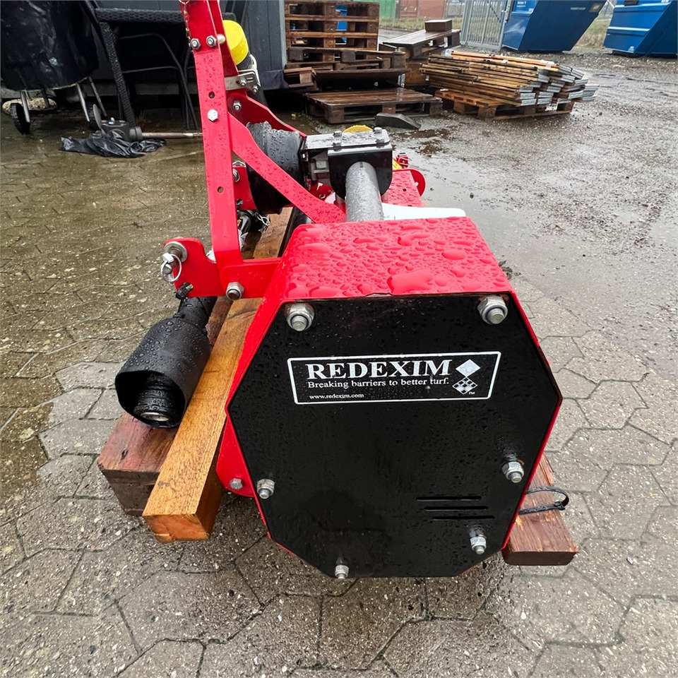 Redexim VC1200 - Vrtna kosilica: slika Redexim VC1200 - Vrtna kosilica Redexim VC1200 - Vrtna kosilica: slika Redexim VC1200 - Vrtna kosilica