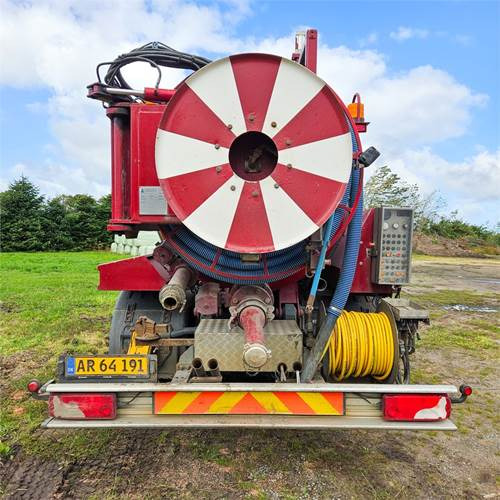 Scania P250 - Vakum kamion: slika Scania P250 - Vakum kamion Scania P250 - Vakum kamion: slika Scania P250 - Vakum kamion