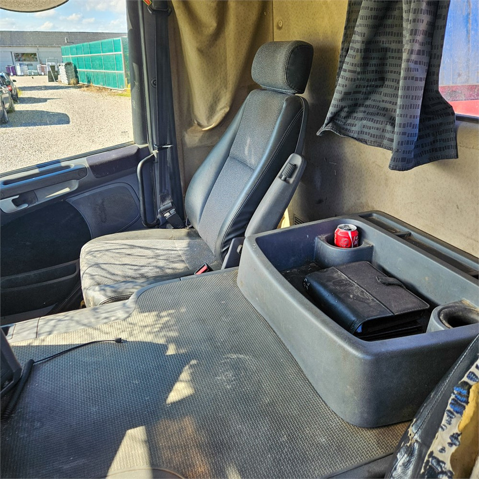 Kamion s kabelskim sustavom Scania P310: slika Kamion s kabelskim sustavom Scania P310