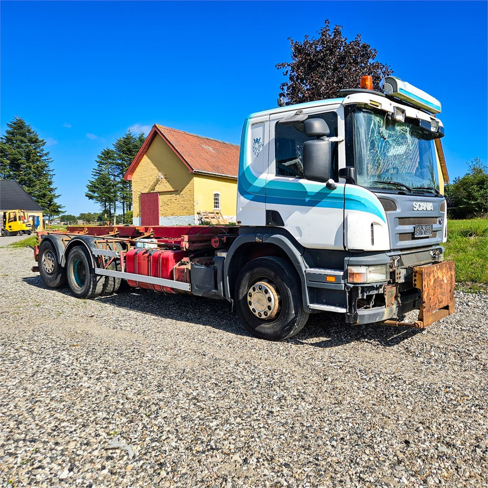 Kamion s kabelskim sustavom Scania P310: slika Kamion s kabelskim sustavom Scania P310