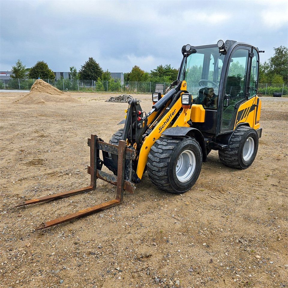 Schaeff 2445 - Utovarivač na kotačima: slika Schaeff 2445 - Utovarivač na kotačima Schaeff 2445 - Utovarivač na kotačima: slika Schaeff 2445 - Utovarivač na kotačima