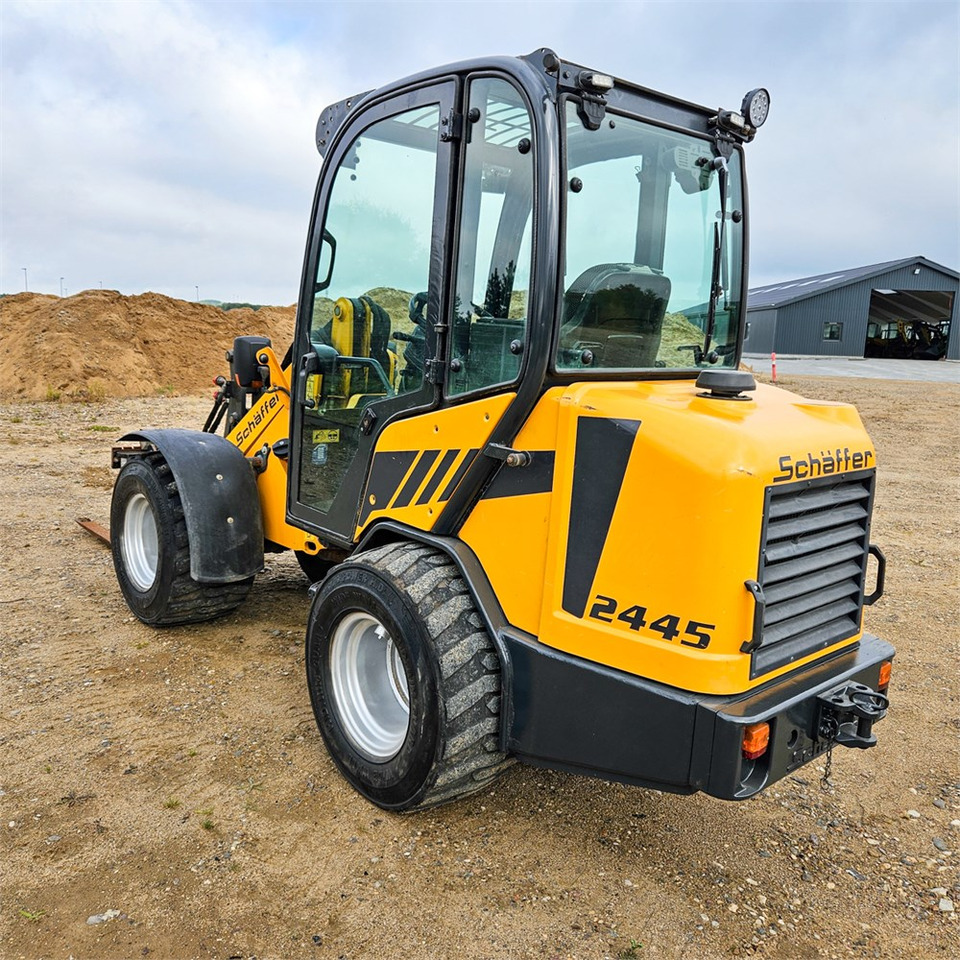 Schaeff 2445 - Utovarivač na kotačima: slika Schaeff 2445 - Utovarivač na kotačima Schaeff 2445 - Utovarivač na kotačima: slika Schaeff 2445 - Utovarivač na kotačima