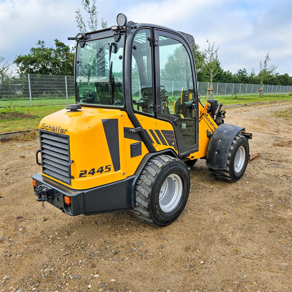 Schaeff 2445 - Utovarivač na kotačima: slika Schaeff 2445 - Utovarivač na kotačima Schaeff 2445 - Utovarivač na kotačima: slika Schaeff 2445 - Utovarivač na kotačima