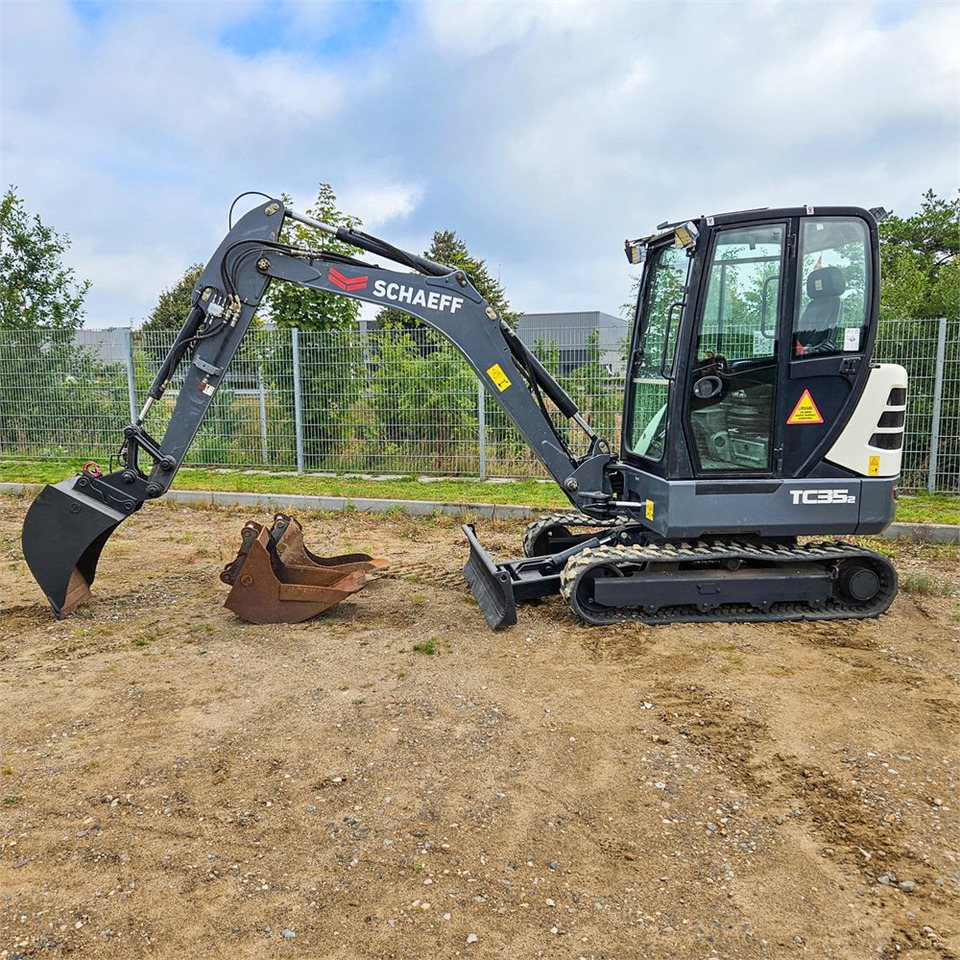 Schaeff-Terex TC35-2 - Mini bager: slika Schaeff-Terex TC35-2 - Mini bager Schaeff-Terex TC35-2 - Mini bager: slika Schaeff-Terex TC35-2 - Mini bager