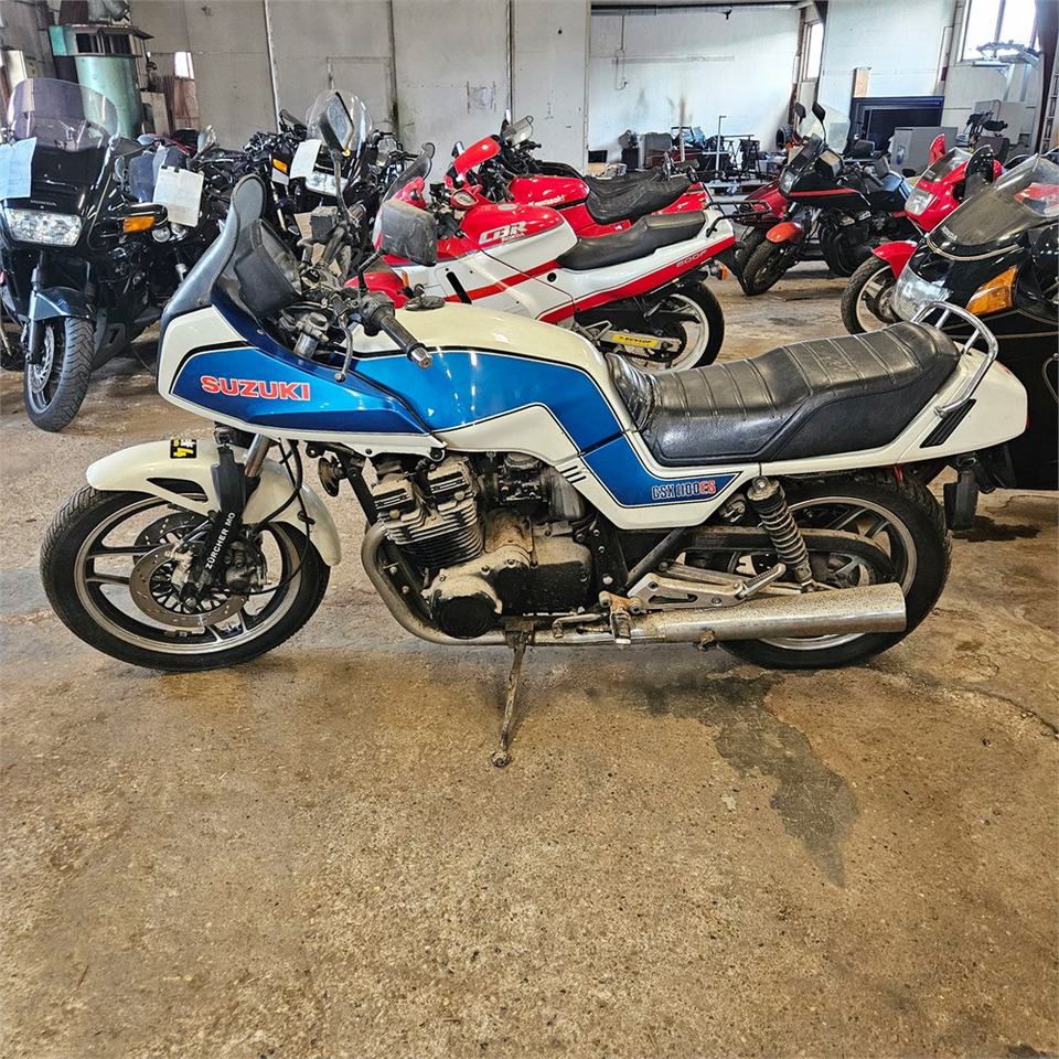 Suzuki GSX 1100 ES - Motocikl: slika Suzuki GSX 1100 ES - Motocikl Suzuki GSX 1100 ES - Motocikl: slika Suzuki GSX 1100 ES - Motocikl