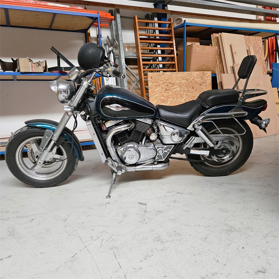 Suzuki Marauder VZ 800 - Motocikl: slika Suzuki Marauder VZ 800 - Motocikl Suzuki Marauder VZ 800 - Motocikl: slika Suzuki Marauder VZ 800 - Motocikl