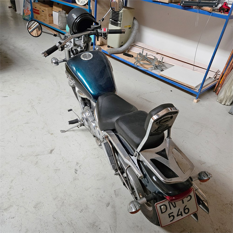 Suzuki Marauder VZ 800 - Motocikl: slika Suzuki Marauder VZ 800 - Motocikl Suzuki Marauder VZ 800 - Motocikl: slika Suzuki Marauder VZ 800 - Motocikl