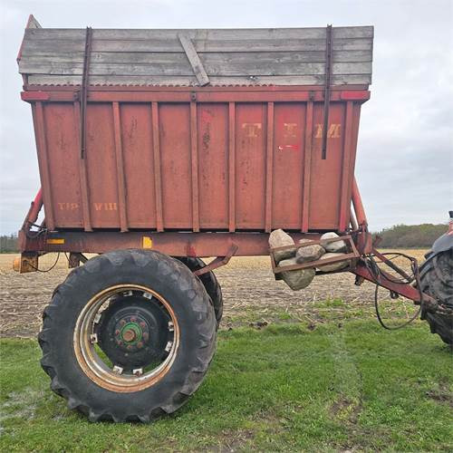 TIM 441 - 803 - Nagibna prikolica za poljoprivredna gospodarstva/ Istovarivač: slika TIM 441 - 803 - Nagibna prikolica za poljoprivredna gospodarstva/ Istovarivač TIM 441 - 803 - Nagibna prikolica za poljoprivredna gospodarstva/ Istovarivač: slika TIM 441 - 803 - Nagibna prikolica za poljoprivredna gospodarstva/ Istovarivač