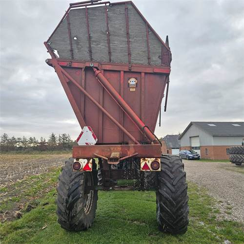 TIM 441 - 803 - Nagibna prikolica za poljoprivredna gospodarstva/ Istovarivač: slika TIM 441 - 803 - Nagibna prikolica za poljoprivredna gospodarstva/ Istovarivač TIM 441 - 803 - Nagibna prikolica za poljoprivredna gospodarstva/ Istovarivač: slika TIM 441 - 803 - Nagibna prikolica za poljoprivredna gospodarstva/ Istovarivač