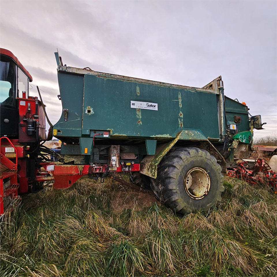 Terragator 2104 - Oprema za gnojenje: slika Terragator 2104 - Oprema za gnojenje Terragator 2104 - Oprema za gnojenje: slika Terragator 2104 - Oprema za gnojenje