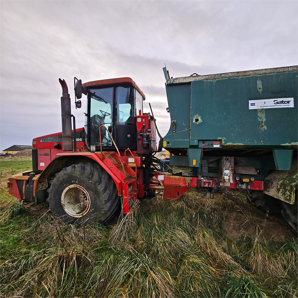Terragator 2104 - Oprema za gnojenje: slika Terragator 2104 - Oprema za gnojenje Terragator 2104 - Oprema za gnojenje: slika Terragator 2104 - Oprema za gnojenje