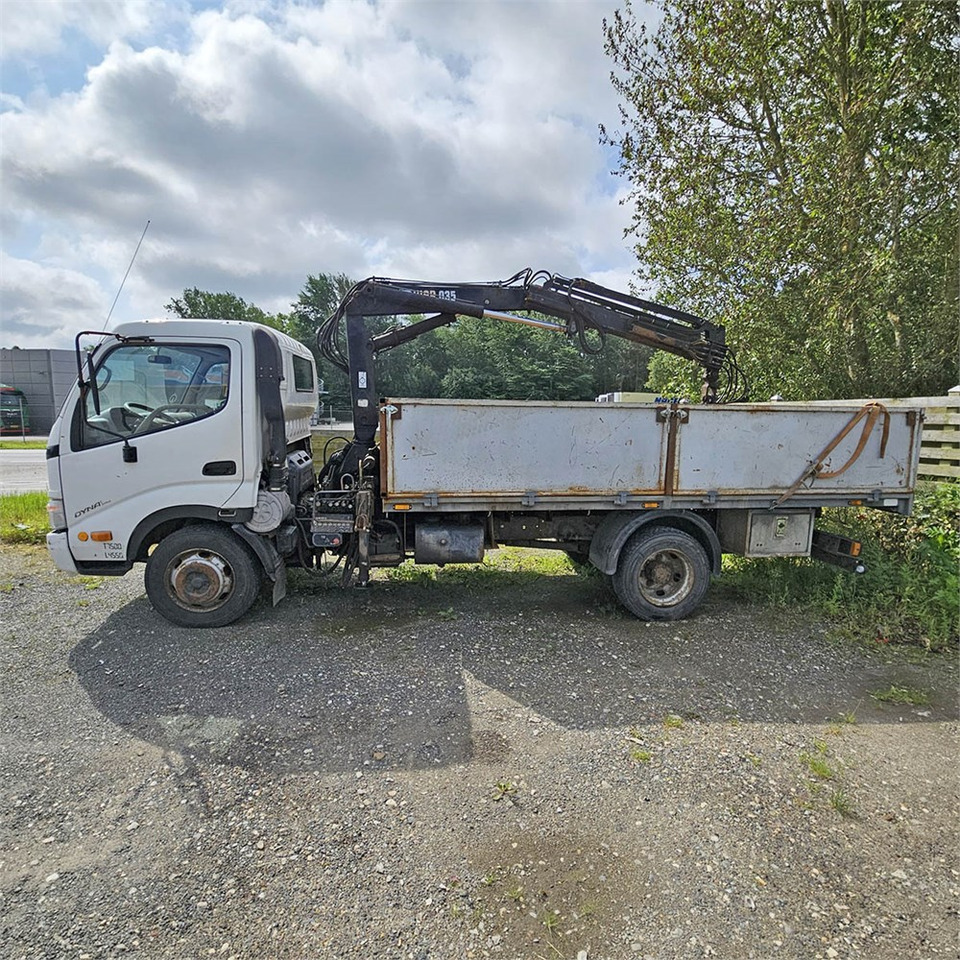 Toyota Dyna 200 - Kamion s otvorenim sandukom: slika Toyota Dyna 200 - Kamion s otvorenim sandukom Toyota Dyna 200 - Kamion s otvorenim sandukom: slika Toyota Dyna 200 - Kamion s otvorenim sandukom
