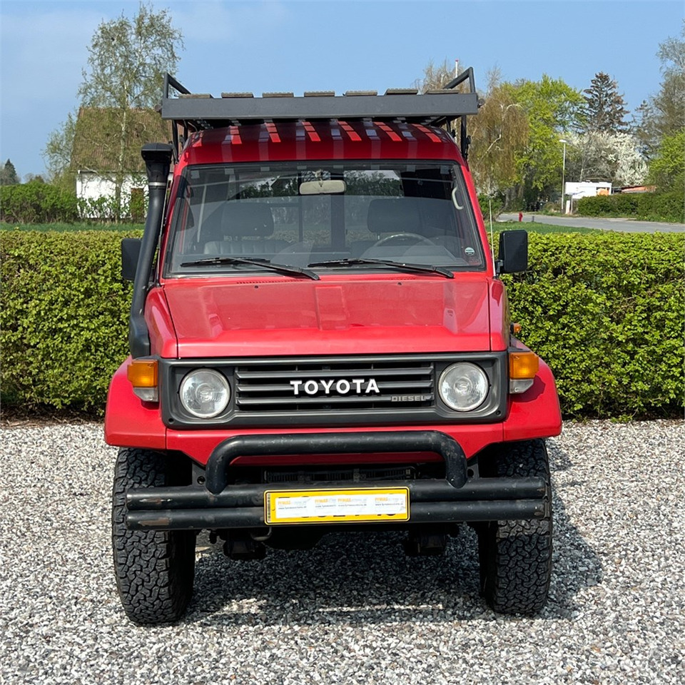 Toyota HZJ75 - Automobil: slika Toyota HZJ75 - Automobil Toyota HZJ75 - Automobil: slika Toyota HZJ75 - Automobil