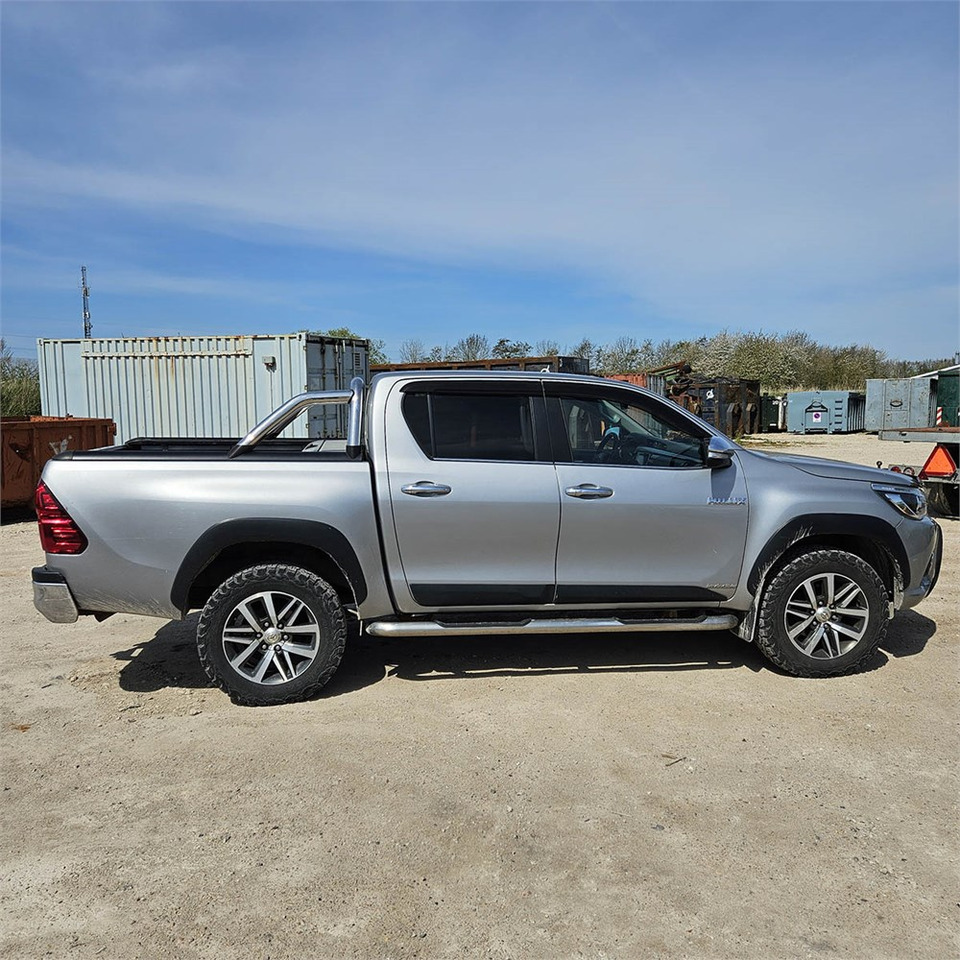Toyota Hillux - Pick-up: slika Toyota Hillux - Pick-up Toyota Hillux - Pick-up: slika Toyota Hillux - Pick-up