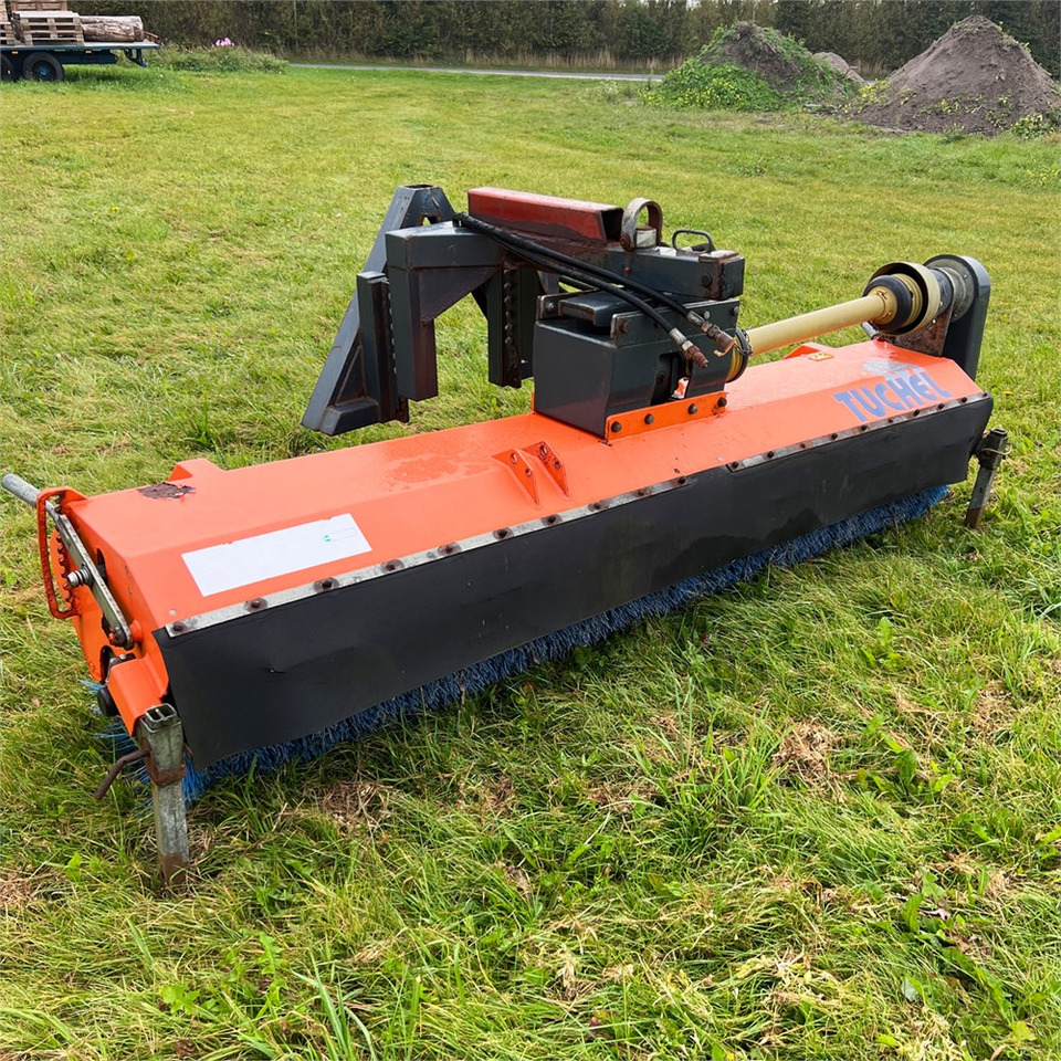 Tuchel Plus 260 MK - Traktor: slika Tuchel Plus 260 MK - Traktor Tuchel Plus 260 MK - Traktor: slika Tuchel Plus 260 MK - Traktor
