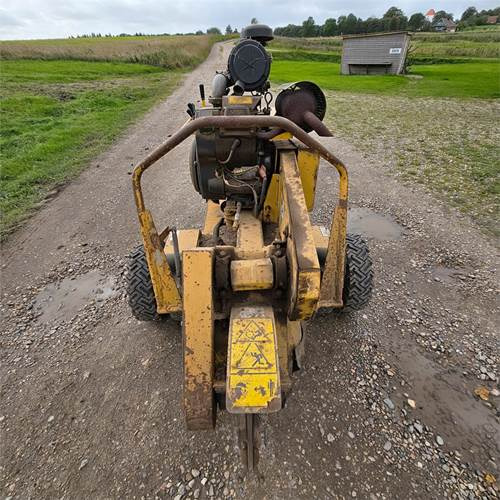 Vermeer SC252 - Drobilica stabala: slika Vermeer SC252 - Drobilica stabala Vermeer SC252 - Drobilica stabala: slika Vermeer SC252 - Drobilica stabala