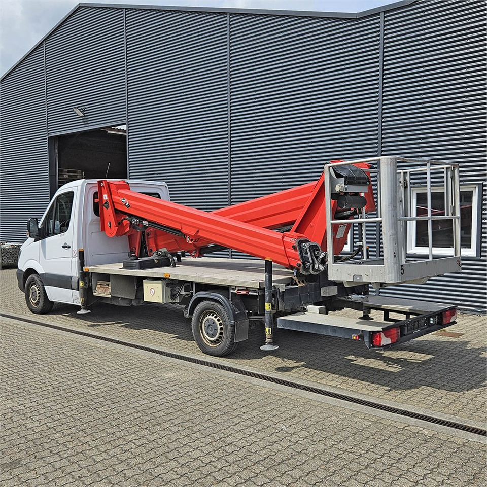 Versalift VTX-240 - Podizna platforma montirana na kamion: slika Versalift VTX-240 - Podizna platforma montirana na kamion Versalift VTX-240 - Podizna platforma montirana na kamion: slika Versalift VTX-240 - Podizna platforma montirana na kamion