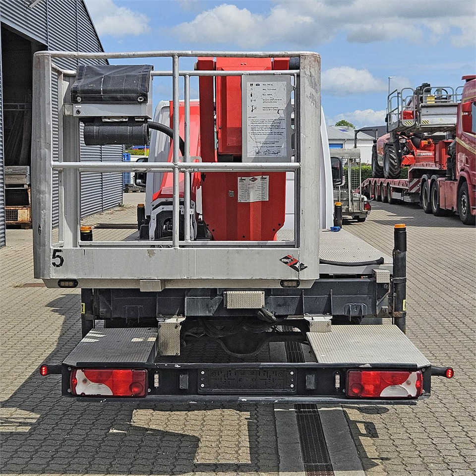 Versalift VTX-240 - Podizna platforma montirana na kamion: slika Versalift VTX-240 - Podizna platforma montirana na kamion Versalift VTX-240 - Podizna platforma montirana na kamion: slika Versalift VTX-240 - Podizna platforma montirana na kamion
