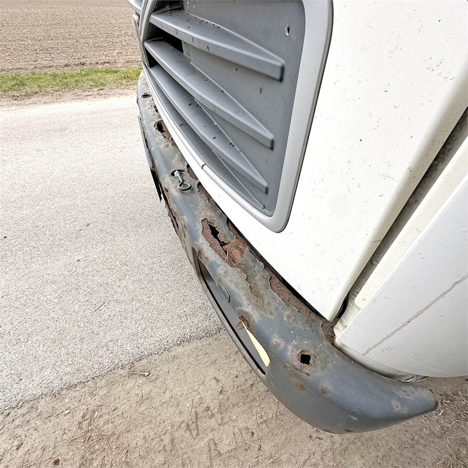 Kamion sandučar Volvo F180 FL 9L: slika Kamion sandučar Volvo F180 FL 9L