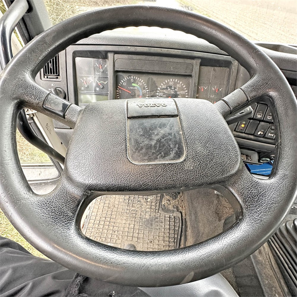 Kamion sandučar Volvo F180 FL 9L: slika Kamion sandučar Volvo F180 FL 9L