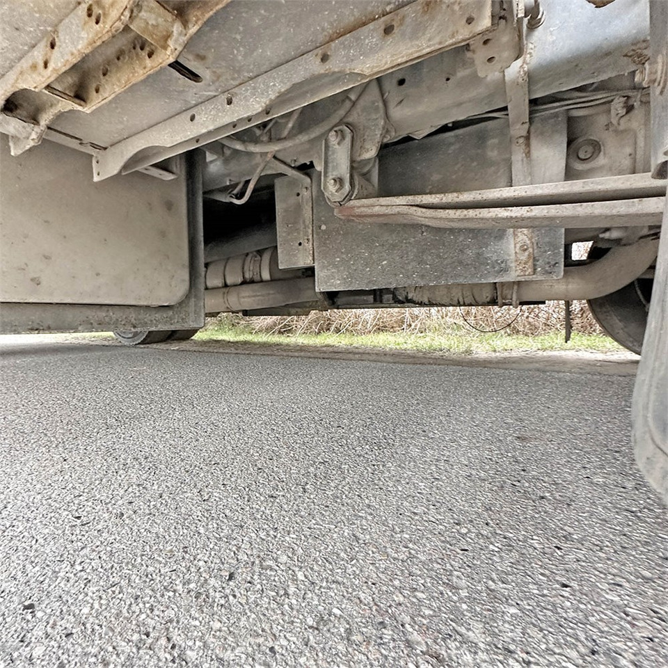 Kamion sandučar Volvo F180 FL 9L: slika Kamion sandučar Volvo F180 FL 9L