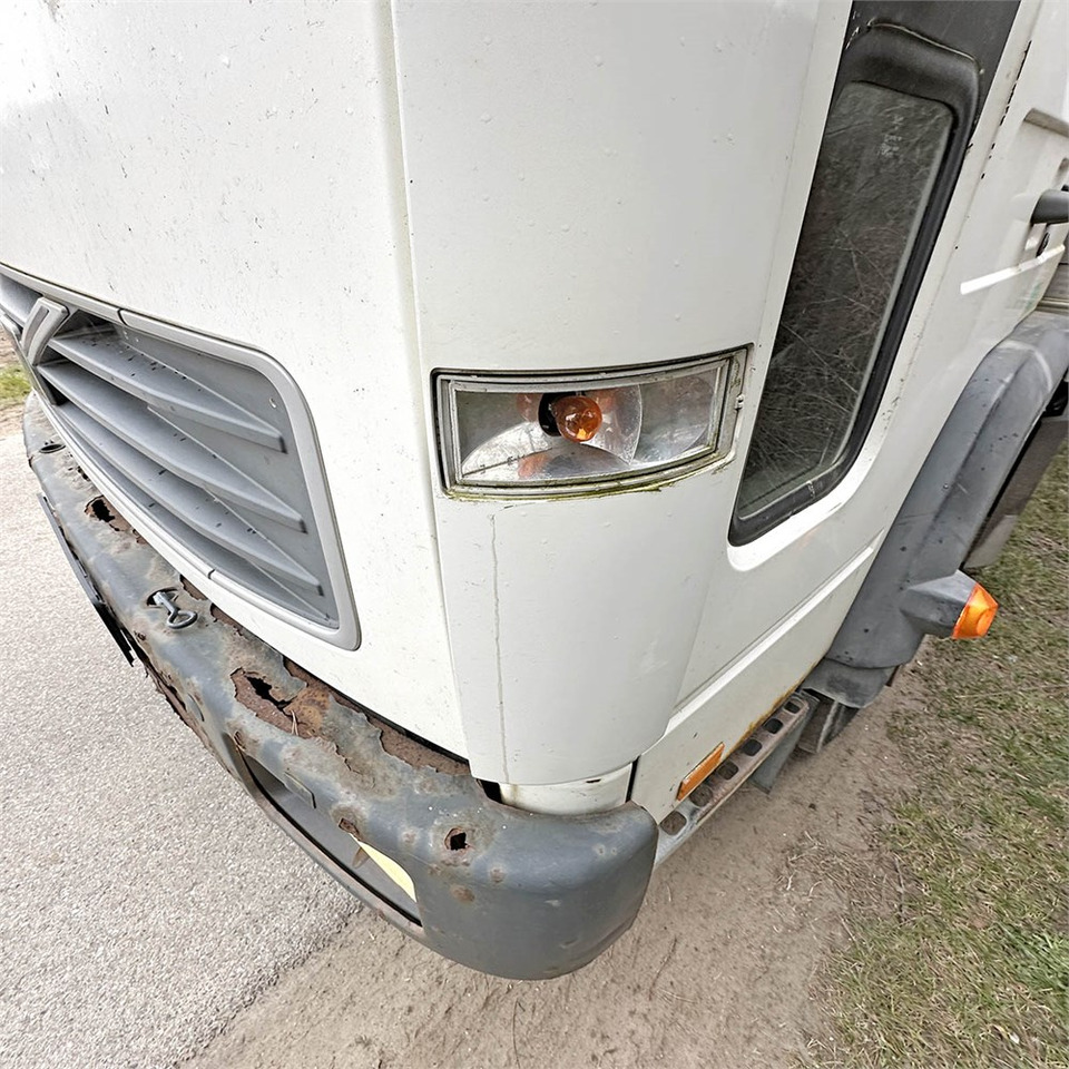 Kamion sandučar Volvo F180 FL 9L: slika Kamion sandučar Volvo F180 FL 9L
