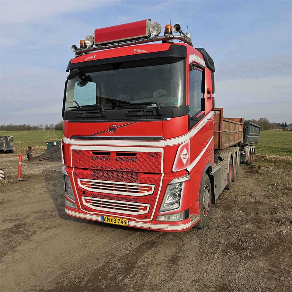Volvo FH 540 - Kamion s kabelskim sustavom: slika Volvo FH 540 - Kamion s kabelskim sustavom Volvo FH 540 - Kamion s kabelskim sustavom: slika Volvo FH 540 - Kamion s kabelskim sustavom