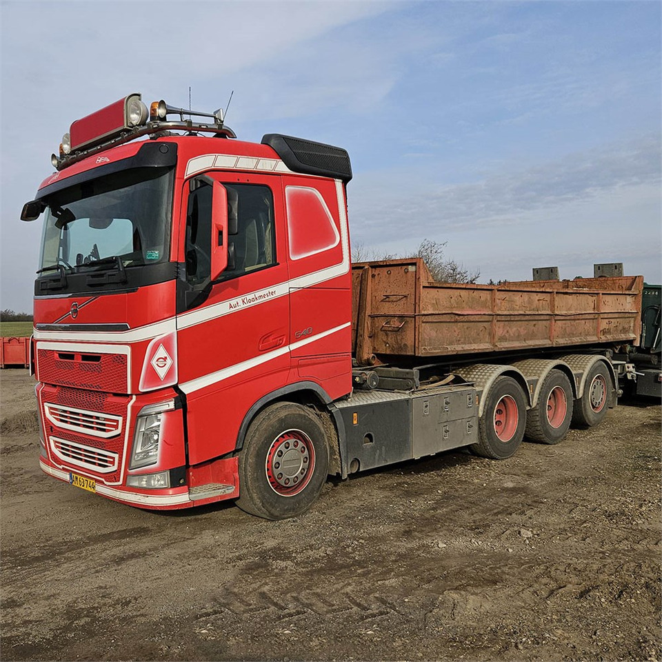 Volvo FH 540 - Kamion s kabelskim sustavom: slika Volvo FH 540 - Kamion s kabelskim sustavom Volvo FH 540 - Kamion s kabelskim sustavom: slika Volvo FH 540 - Kamion s kabelskim sustavom