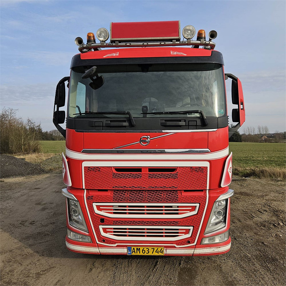 Volvo FH 540 - Kamion s kabelskim sustavom: slika Volvo FH 540 - Kamion s kabelskim sustavom Volvo FH 540 - Kamion s kabelskim sustavom: slika Volvo FH 540 - Kamion s kabelskim sustavom