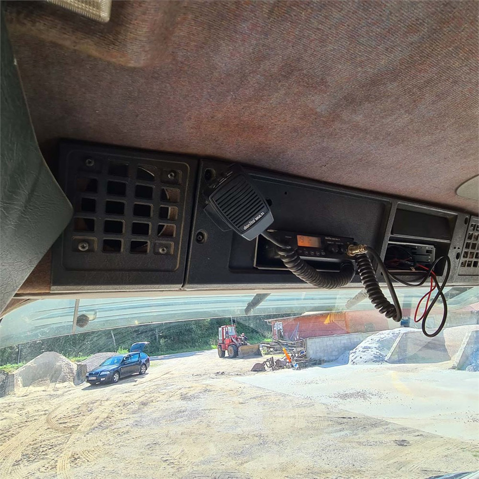 Kamion s kabelskim sustavom Volvo FL612: slika Kamion s kabelskim sustavom Volvo FL612